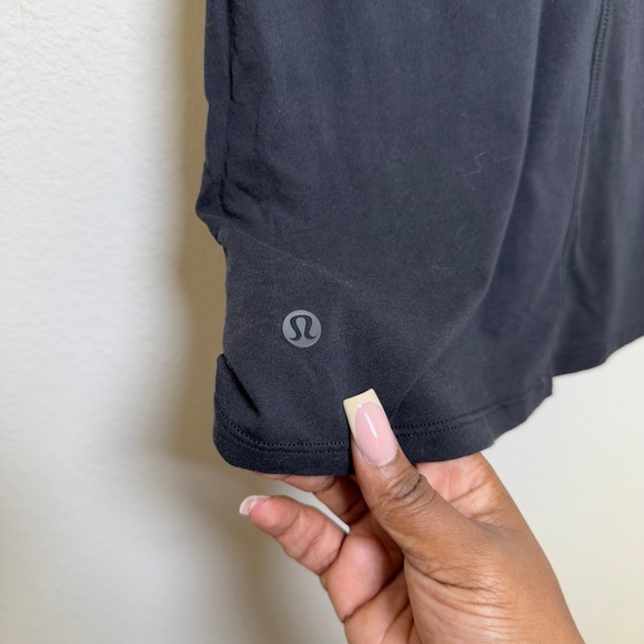Lululemon by Way of Dallas Women Shirt 6 Black Short Sleeve Crewneck Gym Outdoor - Picture 5 of 6